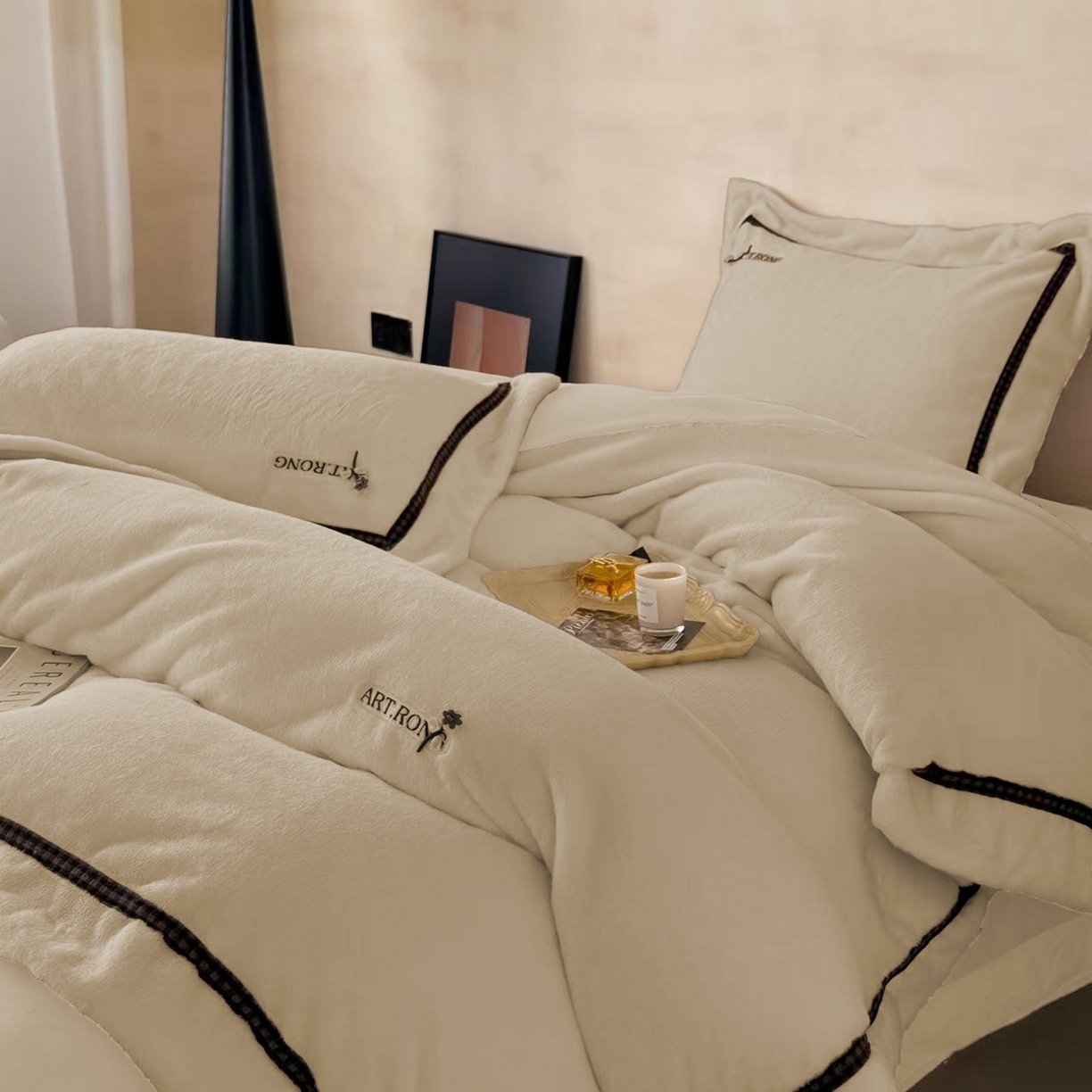 91家纺网 家纺一手货源 找家纺 玖玖爱家纺 2025新款380克高克重大兔毛四件套 卡其