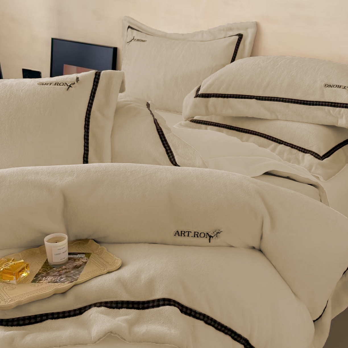 91家纺网 家纺一手货源 找家纺 玖玖爱家纺 2025新款380克高克重大兔毛四件套 卡其