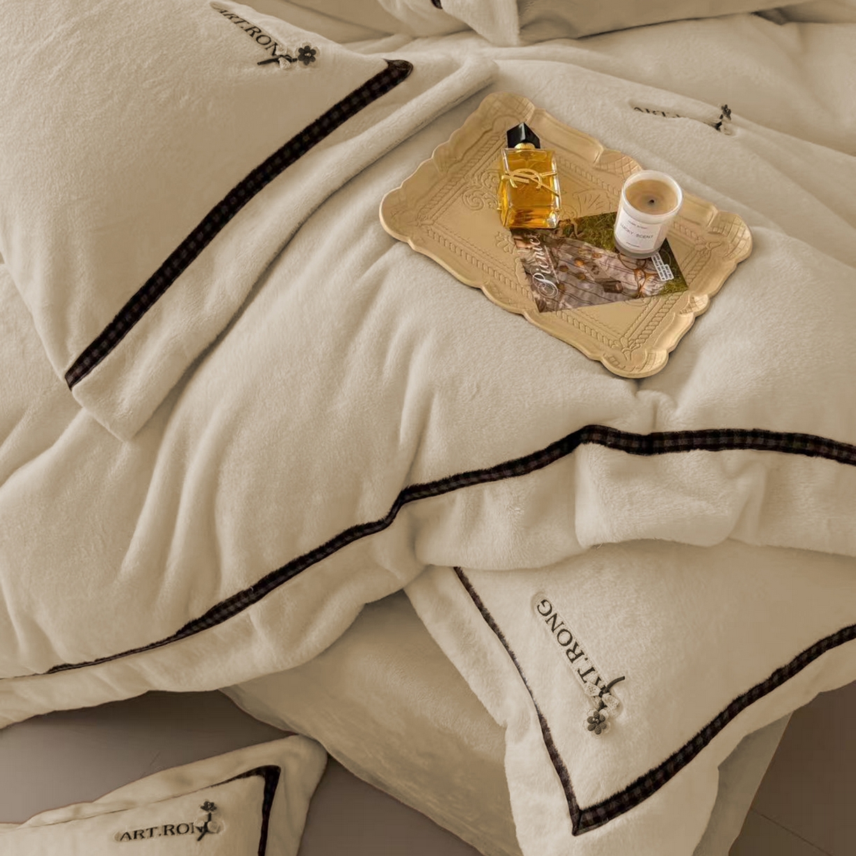 91家纺网 家纺一手货源 找家纺 玖玖爱家纺 2025新款380克高克重大兔毛四件套 卡其