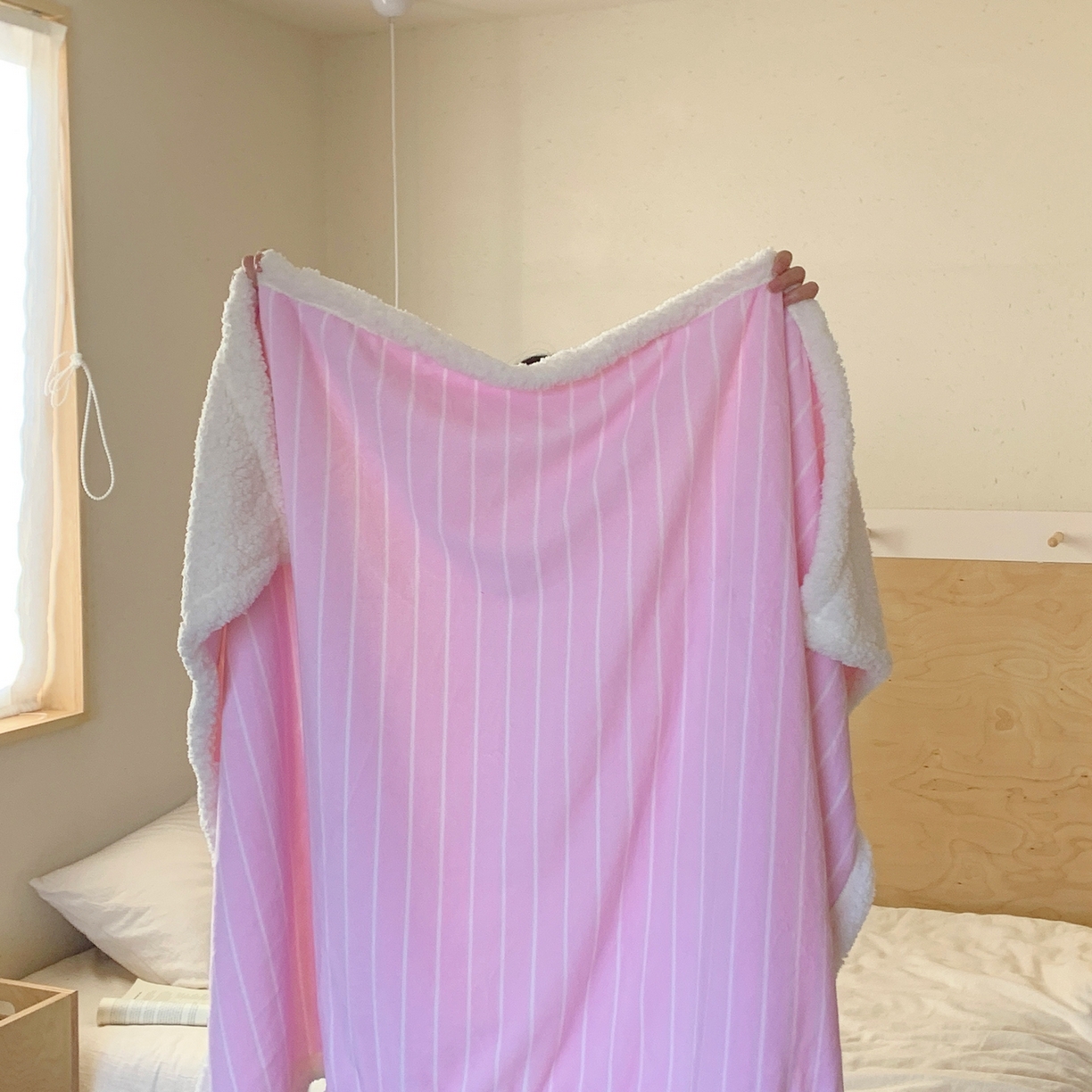 91家纺网 家纺一手货源 找家纺 桃喜 2025秋冬新款牛奶绒羊羔绒毛毯条纹系列 莓莓粉