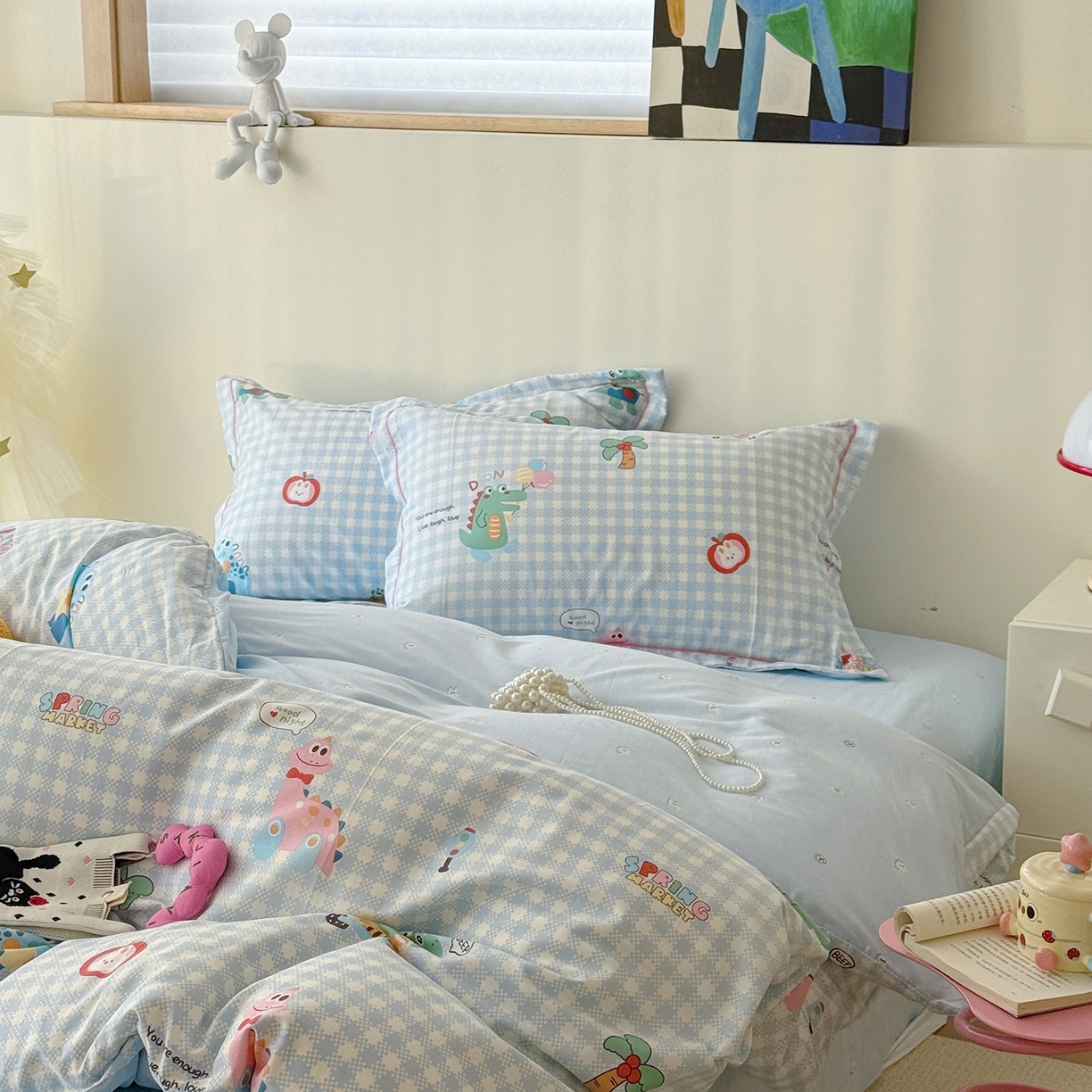 91家纺网 家纺一手货源 找家纺 于果 2025新款全棉13070四件套10） 大眼恐龙