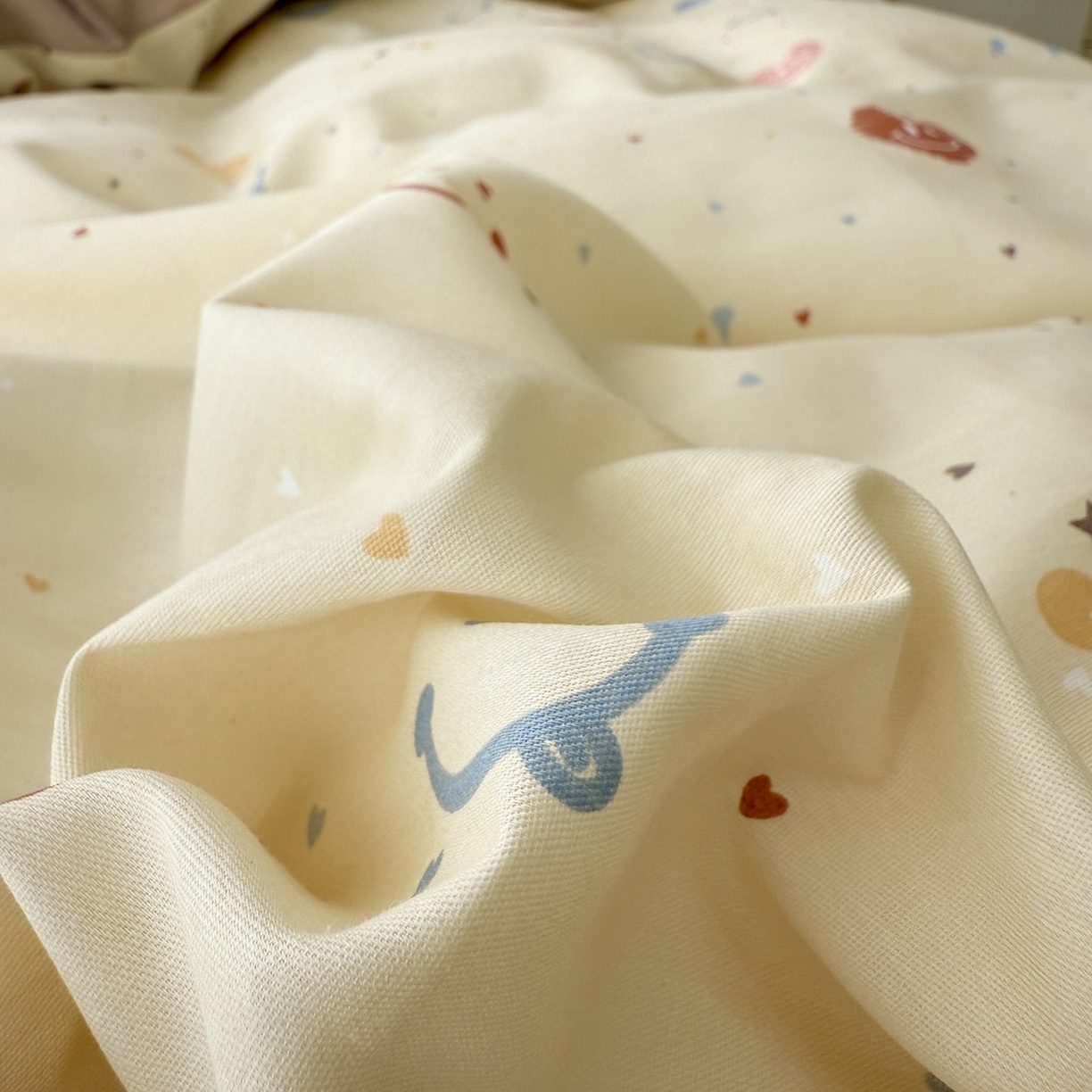 91家纺网 家纺一手货源 找家纺 于果 2025新款全棉13070四件套10） 温暖笑脸