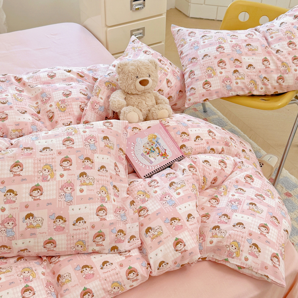 91家纺网 家纺一手货源 找家纺 麦伦 2025年新品 --全棉有氧双层纱简约款系列 棒棒糖女孩