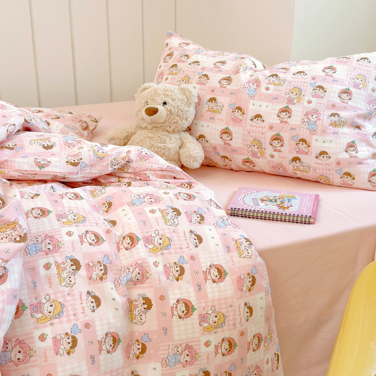 91家纺网 家纺一手货源 找家纺 麦伦 2025年新品 --全棉有氧双层纱简约款系列 棒棒糖女孩