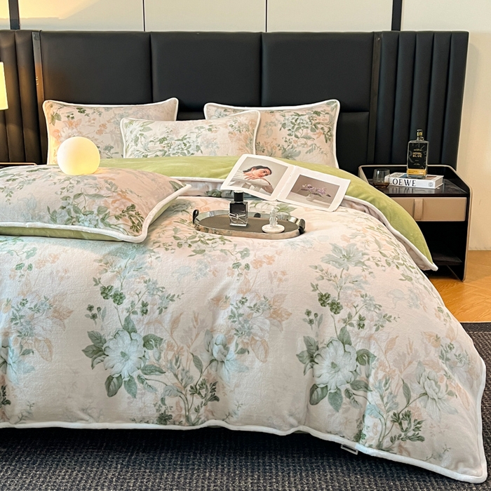 91家纺网 家纺一手货源 找家纺 诺梵家纺 2025新款牛奶绒印花包边四件套 芬芳-绿