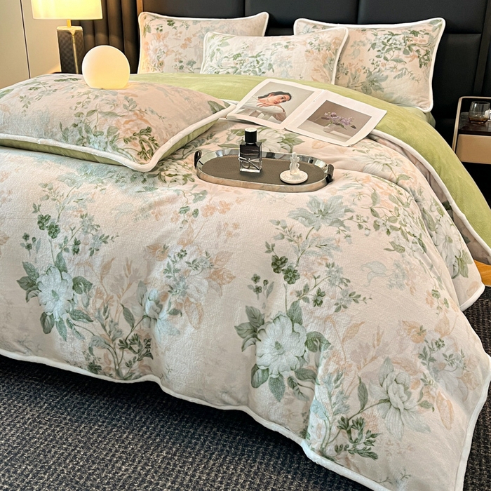 91家纺网 家纺一手货源 找家纺 诺梵家纺 2025新款牛奶绒印花包边四件套 芬芳-绿