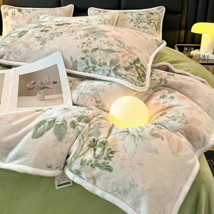 91家纺网 家纺一手货源 找家纺 诺梵家纺 2025新款牛奶绒印花包边四件套 芬芳-绿