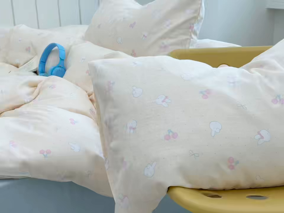 91家纺网 家纺一手货源 找家纺 麦伦 2025年新品 --全棉有氧双层纱简约款系列 兔小白（米）