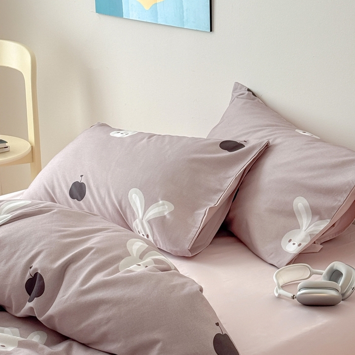 91家纺网 家纺一手货源 找家纺 窝米 2025新款全棉纯棉火山磨毛卡通系列四件套-第一组 布丁兔