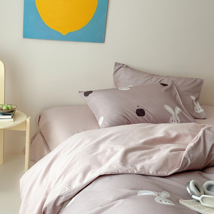 91家纺网 家纺一手货源 找家纺 窝米 2025新款全棉纯棉火山磨毛卡通系列四件套-第一组 布丁兔