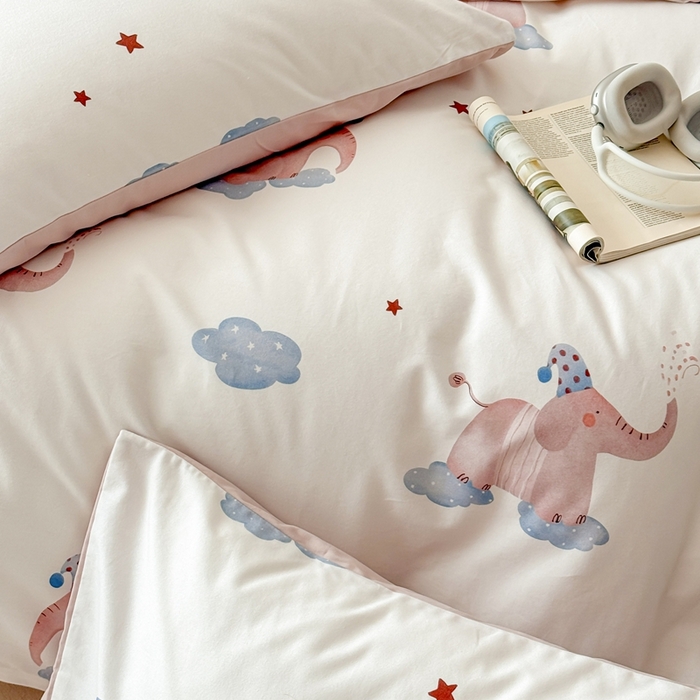 91家纺网 家纺一手货源 找家纺 窝米 2025新款全棉纯棉火山磨毛卡通系列四件套-第一组 向云端