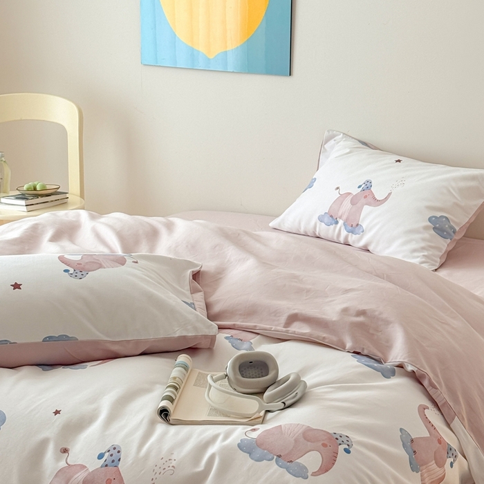 91家纺网 家纺一手货源 找家纺 窝米 2025新款全棉纯棉火山磨毛卡通系列四件套-第一组 向云端