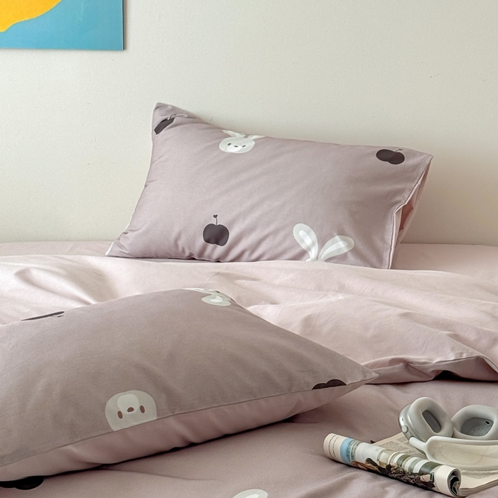 91家纺网 家纺一手货源 找家纺 窝米 2025新款全棉纯棉火山磨毛卡通系列四件套-第一组 布丁兔