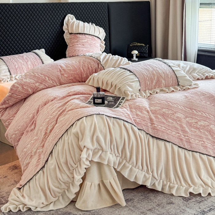 91家纺网 家纺一手货源 找家纺 （总）极简 2025新款立体雕花牛奶绒荷叶边四件套