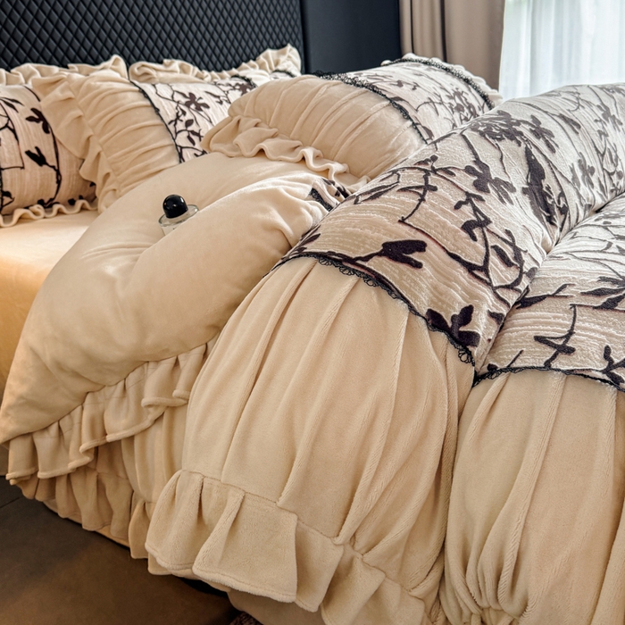 91家纺网 家纺一手货源 找家纺 （总）极简 2025新款立体雕花牛奶绒荷叶边四件套