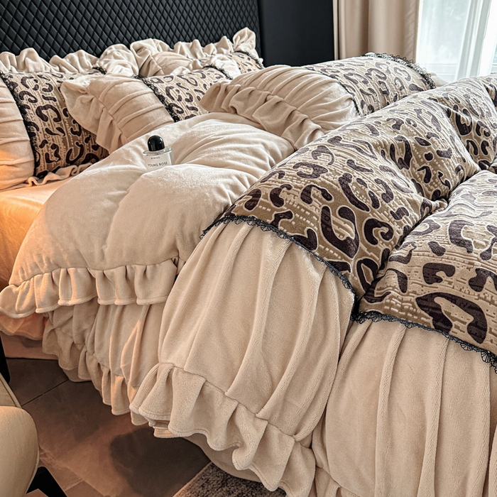 91家纺网 家纺一手货源 找家纺 （总）极简 2025新款立体雕花牛奶绒荷叶边四件套