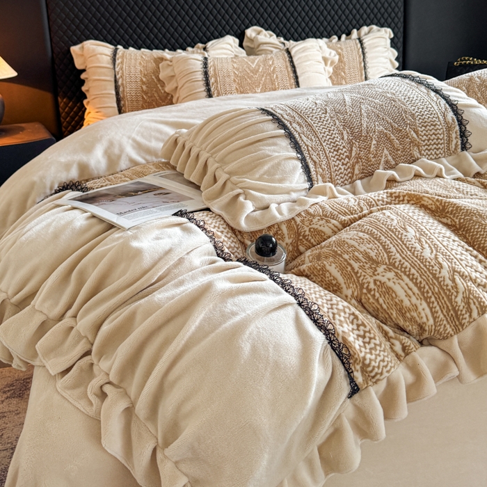 91家纺网 家纺一手货源 找家纺 极简 2025新款立体雕花牛奶绒荷叶边四件套 巴黎-金