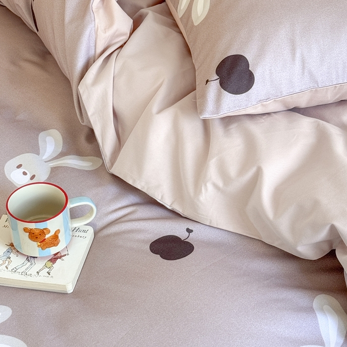 91家纺网 家纺一手货源 找家纺 窝米 2025新款全棉纯棉火山磨毛卡通系列四件套-第二组 布丁兔