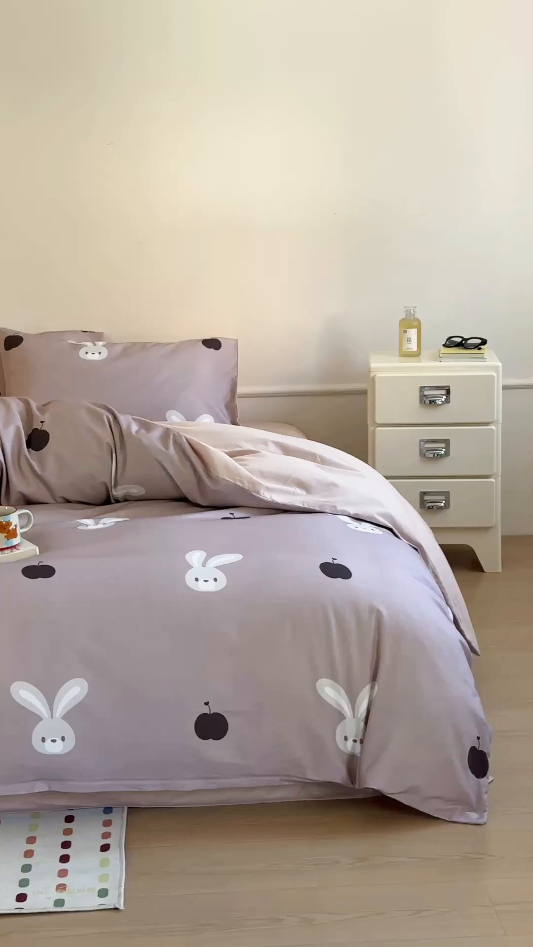 91家纺网 家纺一手货源 找家纺 窝米 2025新款全棉纯棉火山磨毛卡通系列四件套-第二组 布丁兔