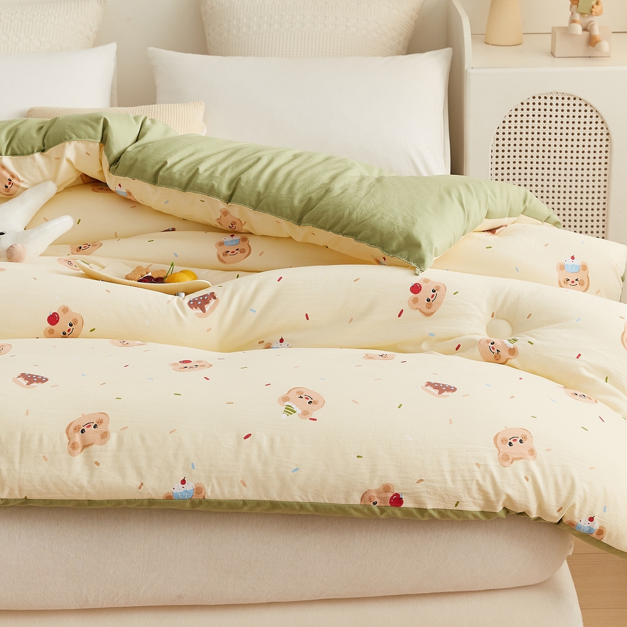 91家纺网 家纺一手货源 找家纺 湘之帛 2025新款A类云朵棉超柔抗菌冬被被子被芯 蛋糕熊熊