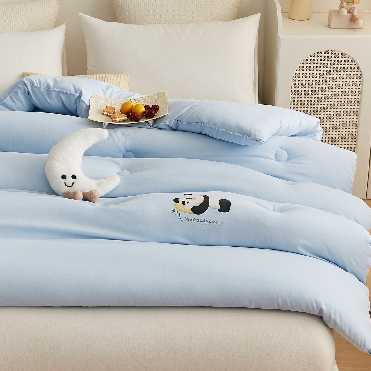91家纺网 家纺一手货源 找家纺 湘之帛 2025新款A类云朵棉超柔抗菌冬被被子被芯 熊猫肚肚被-许浅蓝