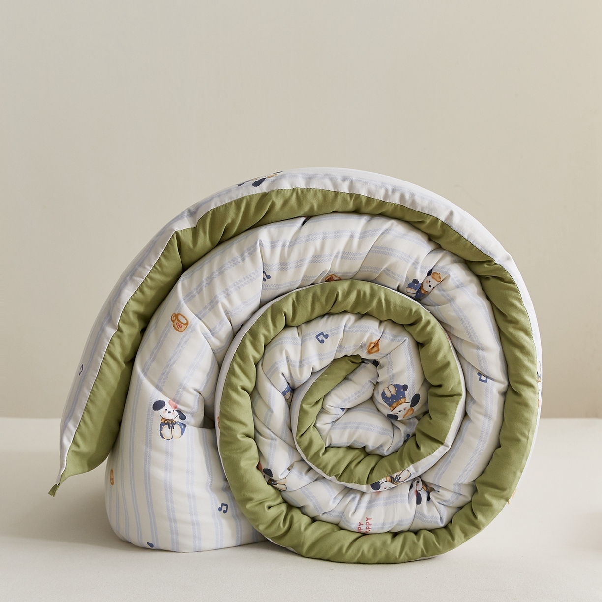 91家纺网 家纺一手货源 找家纺 湘之帛 2025新款A类云朵棉超柔抗菌冬被被子被芯 音符小狗