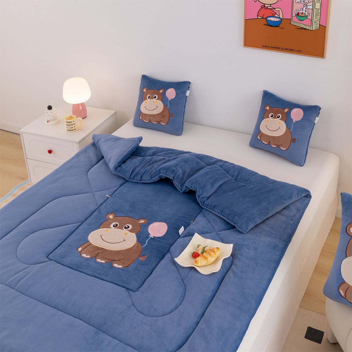 91家纺网 家纺一手货源 找家纺 （总）哩哩熊 2025新款抱枕被子两用加厚牛奶绒二合一汽车载枕头办公室午睡毯子冬天-气球河马