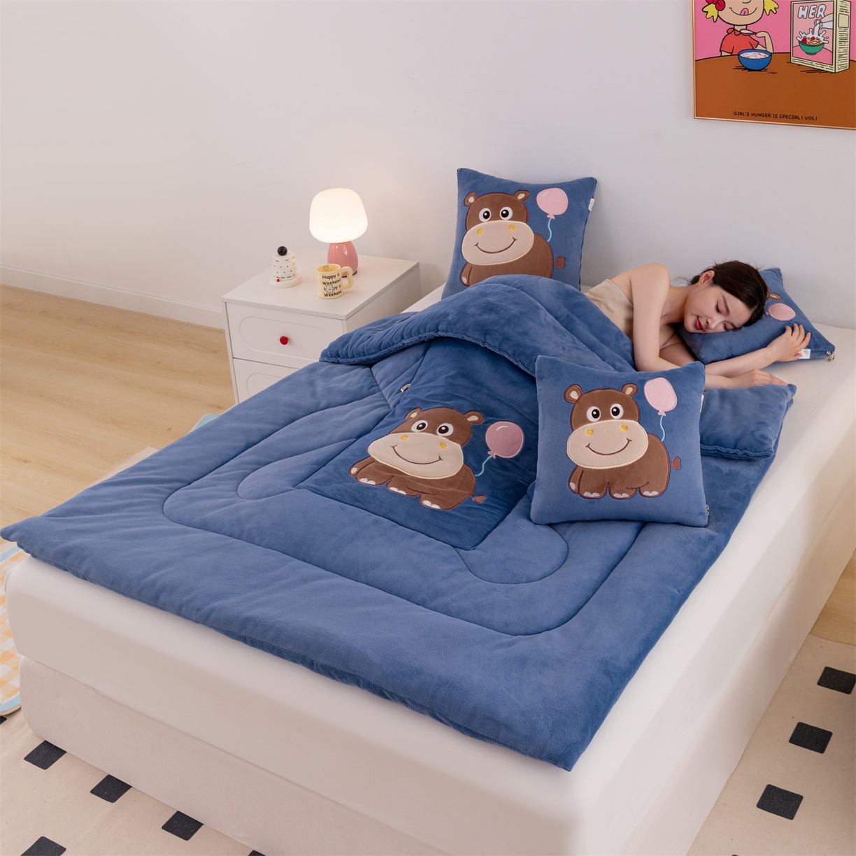 91家纺网 家纺一手货源 找家纺 （总）哩哩熊 2025新款抱枕被子两用加厚牛奶绒二合一汽车载枕头办公室午睡毯子冬天-气球河马