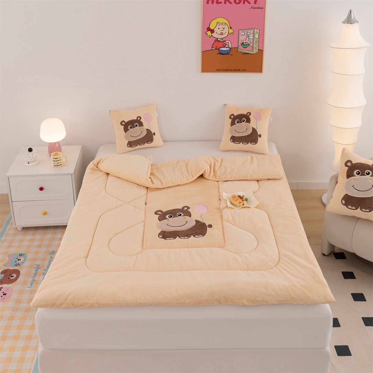 91家纺网 家纺一手货源 找家纺 哩哩熊 2025新款抱枕被子两用加厚牛奶绒二合一汽车载枕头办公室午睡毯子冬天-气球河马 气球河马-麦黄