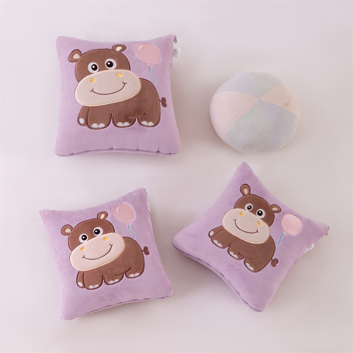 91家纺网 家纺一手货源 找家纺 哩哩熊 2025新款抱枕被子两用加厚牛奶绒二合一汽车载枕头办公室午睡毯子冬天-气球河马 气球河马-香芋紫