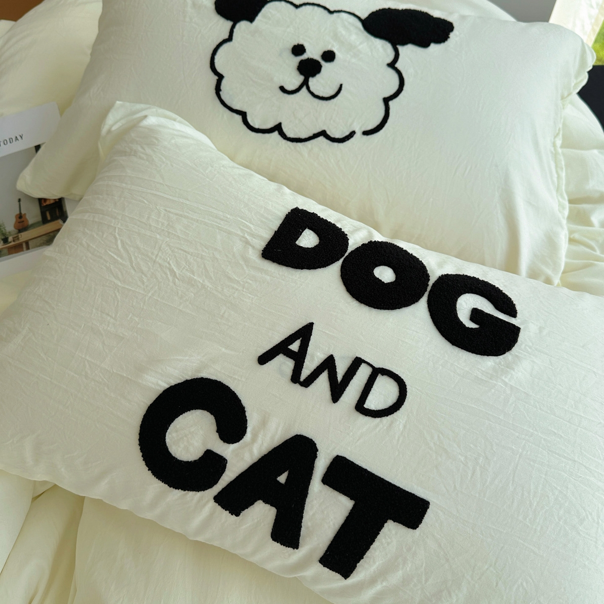 91家纺网 家纺一手货源 找家纺 花伞家居 2025新款毛巾绣水洗棉小红书风四件套（提供买家秀） 猫猫狗狗米黄