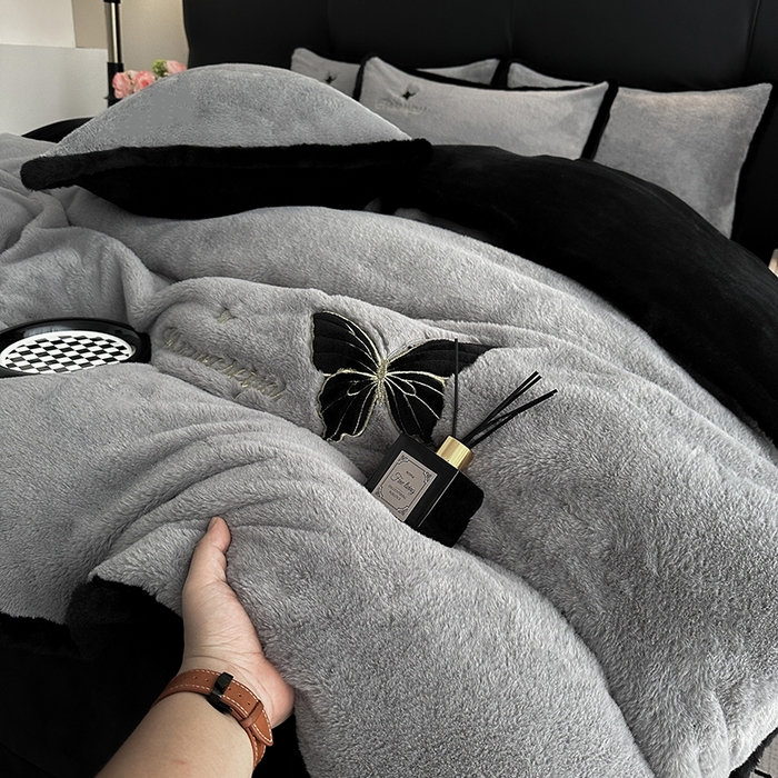 91家纺网 家纺一手货源 找家纺 （总）2025兔毛包边贴布绣花牛奶绒四件套蝶恋