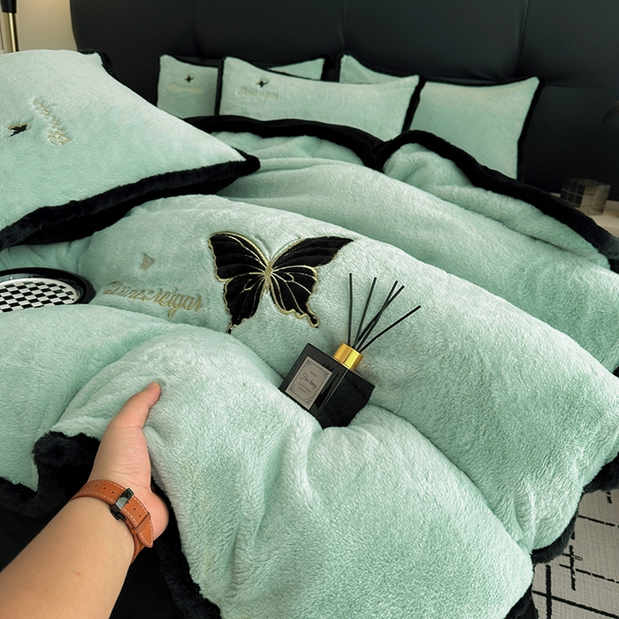 91家纺网 家纺一手货源 找家纺 （总）2025兔毛包边贴布绣花牛奶绒四件套蝶恋