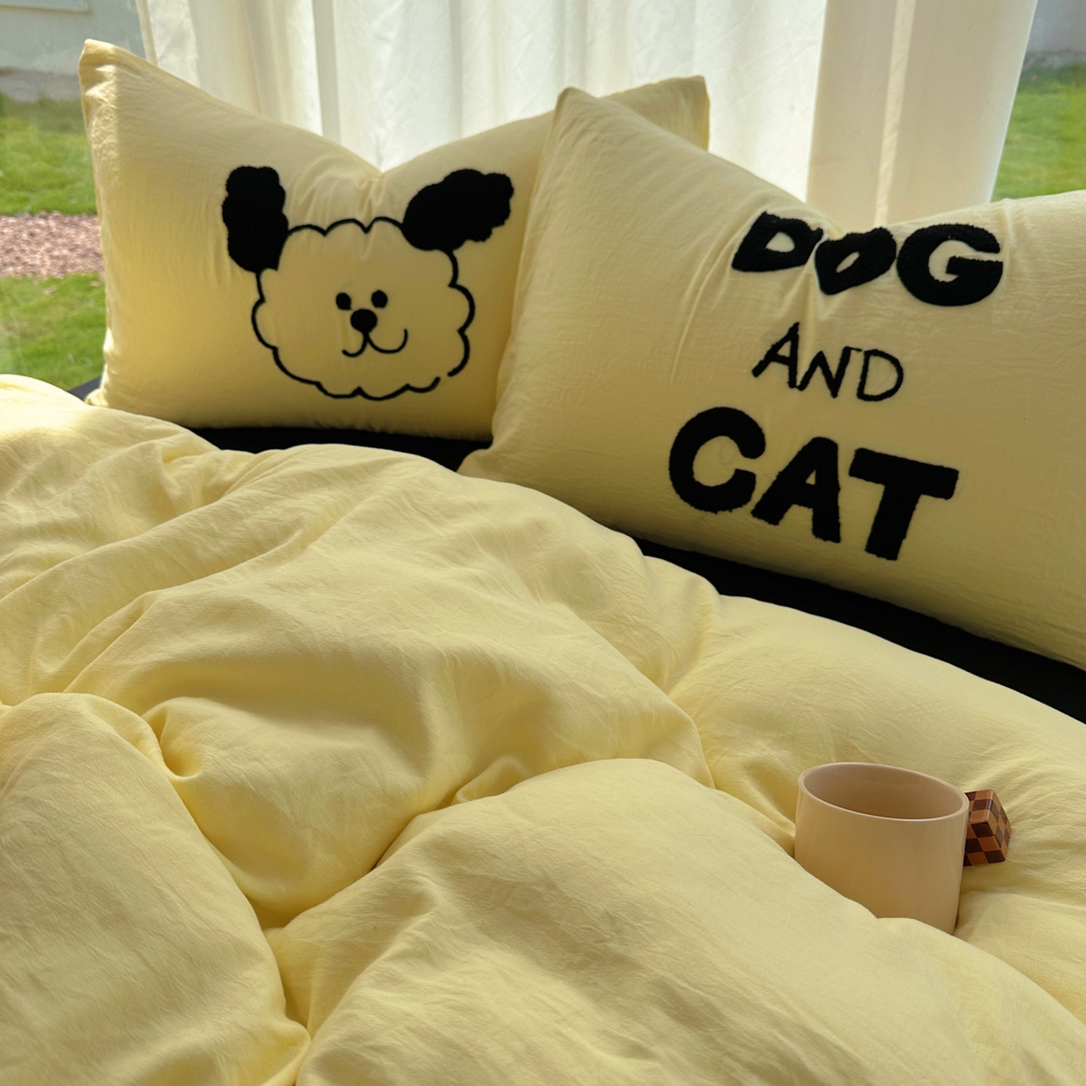 91家纺网 家纺一手货源 找家纺 花伞家居 2025新款毛巾绣水洗棉小红书风四件套（提供买家秀） 猫猫狗狗奶黄