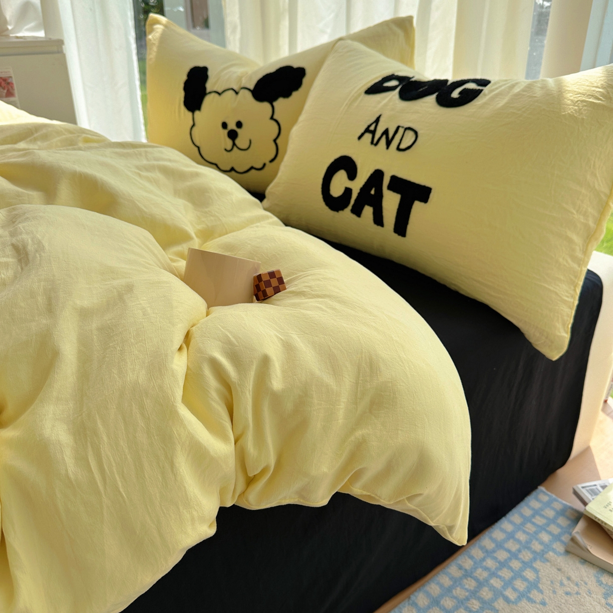 91家纺网 家纺一手货源 找家纺 花伞家居 2025新款毛巾绣水洗棉小红书风四件套（提供买家秀） 猫猫狗狗奶黄