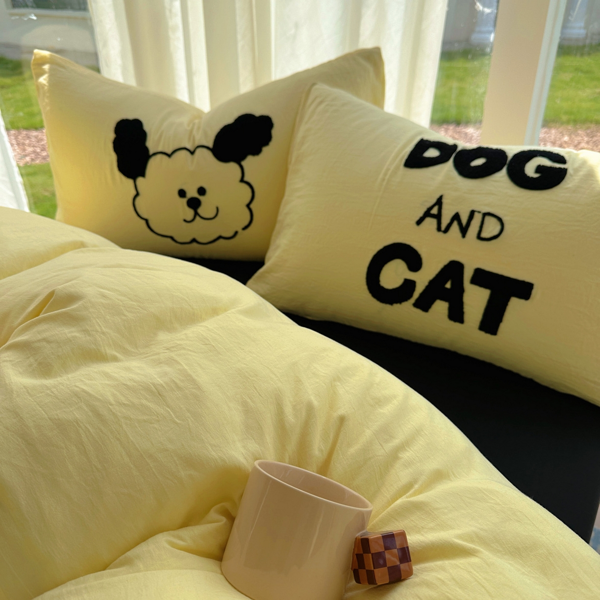 91家纺网 家纺一手货源 找家纺 花伞家居 2025新款毛巾绣水洗棉小红书风四件套（提供买家秀） 猫猫狗狗奶黄