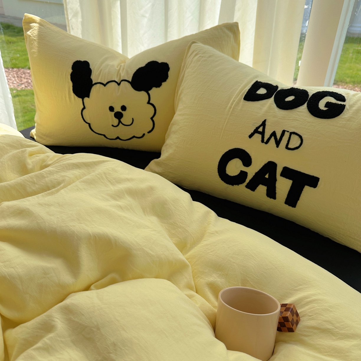 91家纺网 家纺一手货源 找家纺 花伞家居 2025新款毛巾绣水洗棉小红书风四件套（提供买家秀） 猫猫狗狗奶黄