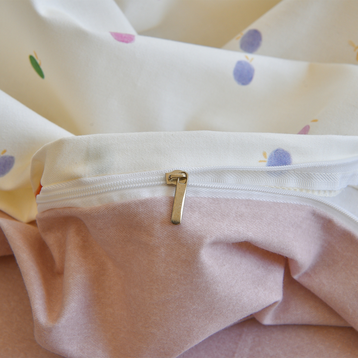 91家纺网 家纺一手货源 找家纺 董成龙家纺 2025新款全棉磨毛数码印花四件套 甜心乐园-米