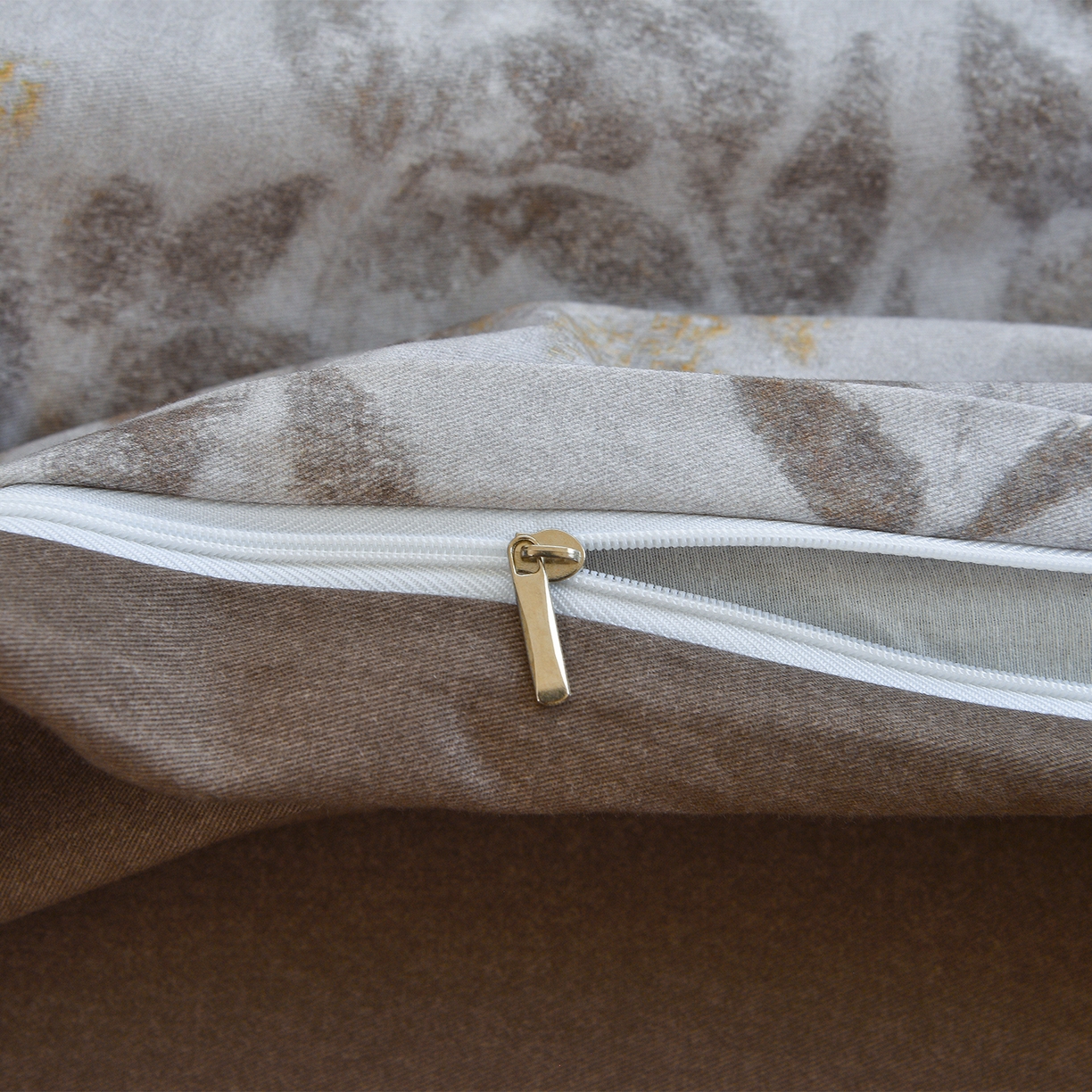 91家纺网 家纺一手货源 找家纺 董成龙家纺 2025新款全棉磨毛数码印花四件套 折枝春山-咖