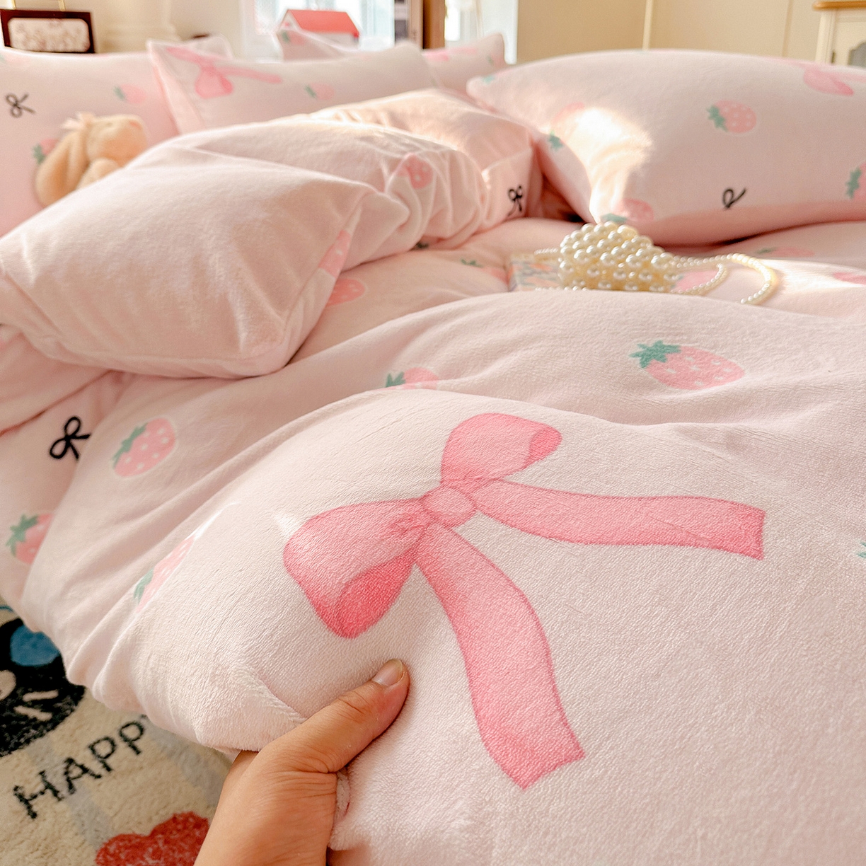 91家纺网 家纺一手货源 找家纺 水木坊 2025新款A加厚牛奶绒印花四件套-含买家秀 草莓牛奶