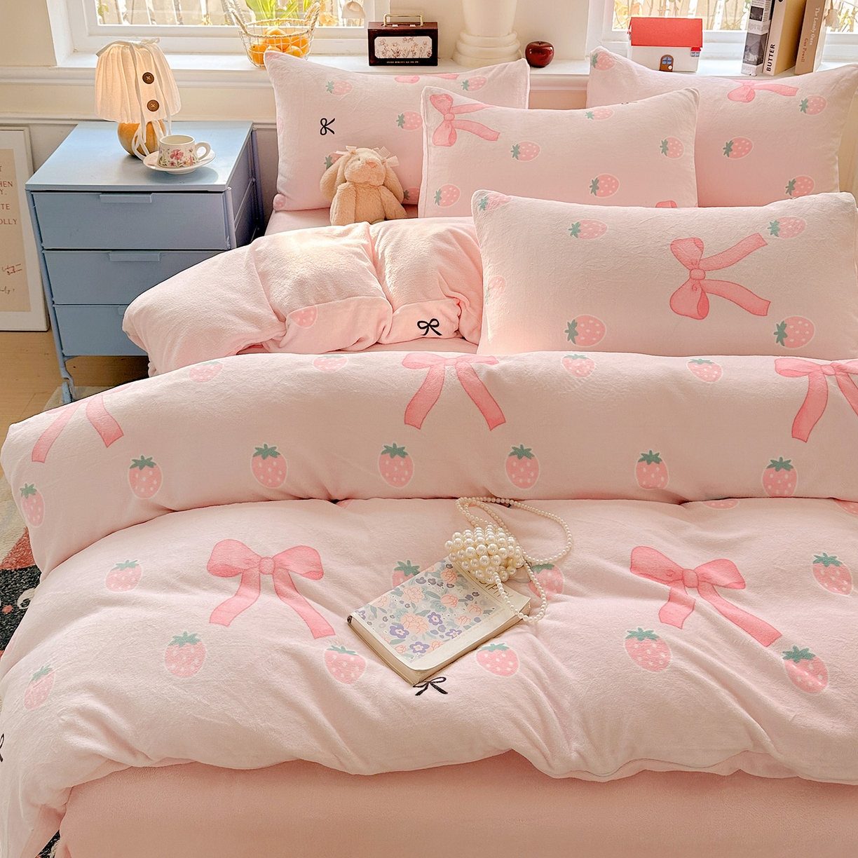 91家纺网 家纺一手货源 找家纺 水木坊 2025新款A加厚牛奶绒印花四件套-含买家秀 草莓牛奶