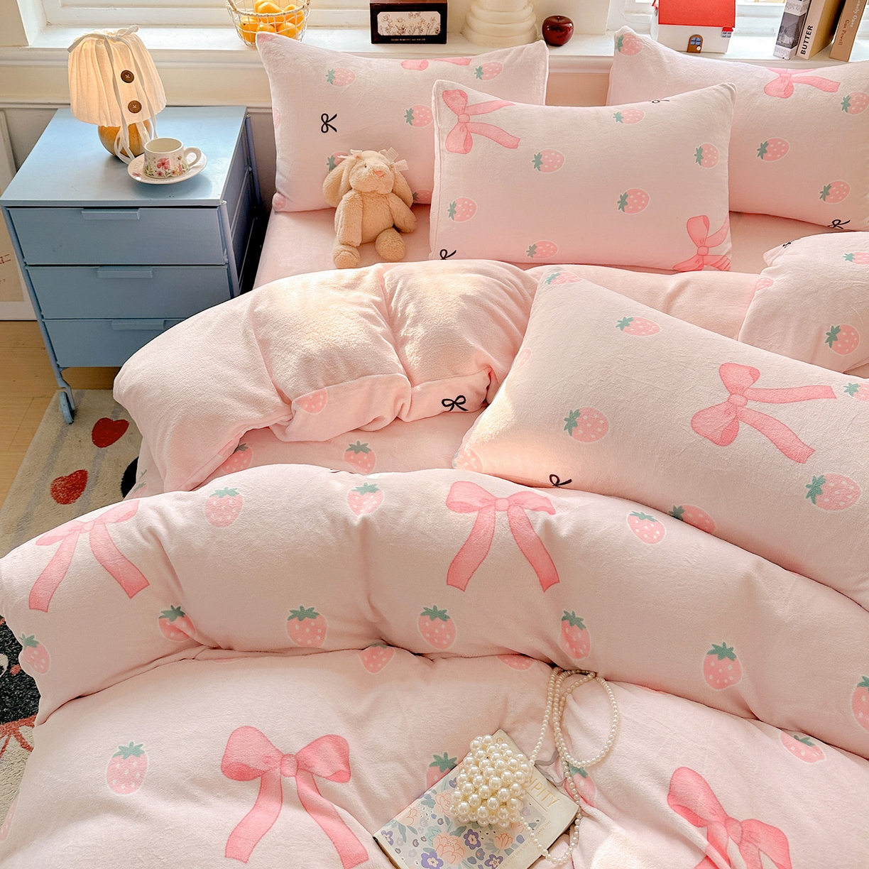 91家纺网 家纺一手货源 找家纺 水木坊 2025新款A加厚牛奶绒印花四件套-含买家秀 草莓牛奶