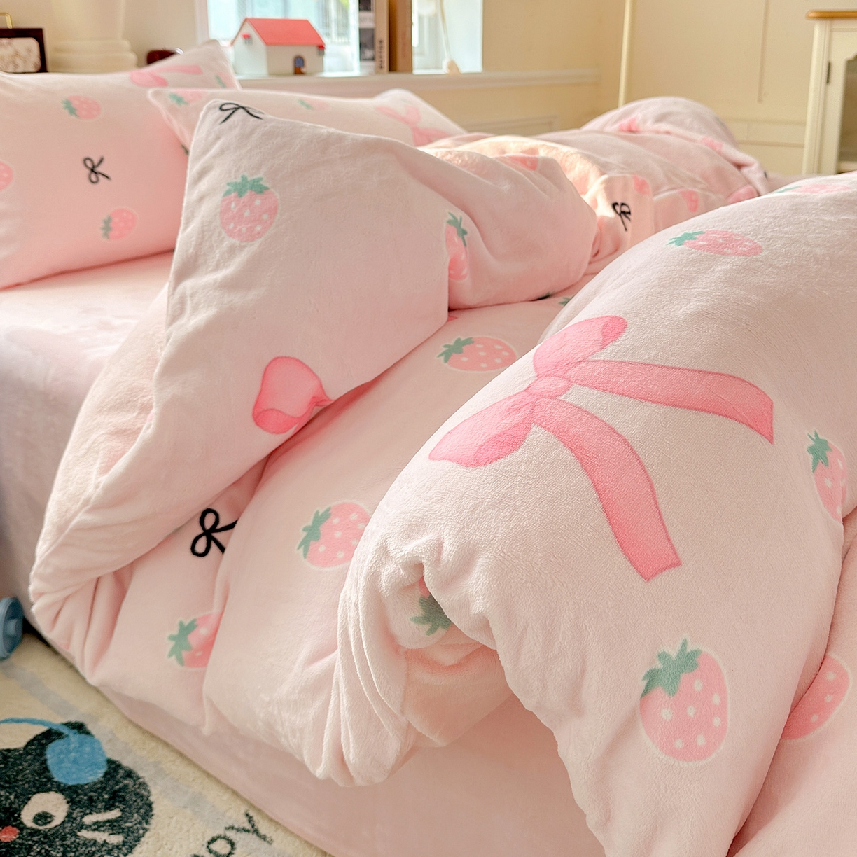 91家纺网 家纺一手货源 找家纺 水木坊 2025新款A加厚牛奶绒印花四件套-含买家秀 草莓牛奶