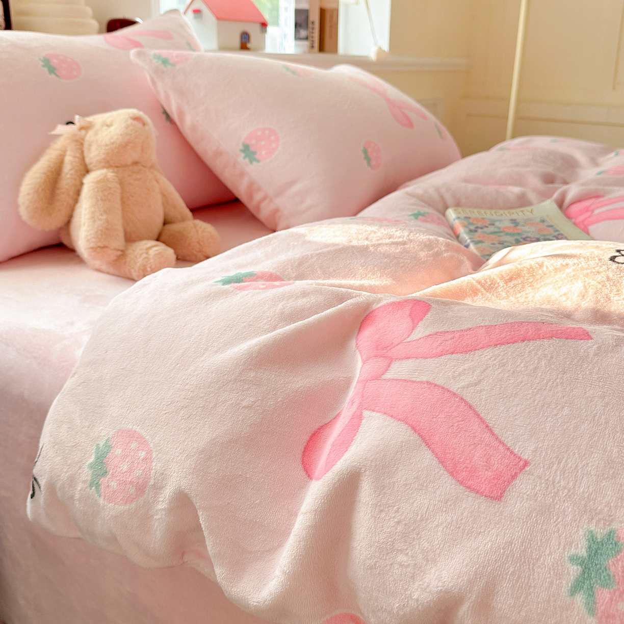 91家纺网 家纺一手货源 找家纺 水木坊 2025新款A加厚牛奶绒印花四件套-含买家秀 草莓牛奶