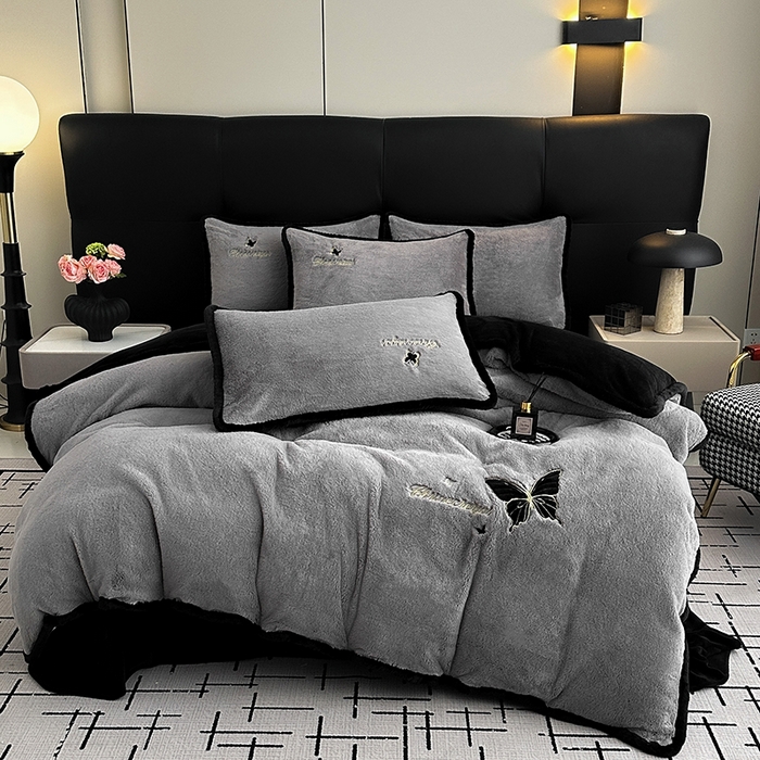 91家纺网 家纺一手货源 找家纺 2025兔毛包边贴布绣花牛奶绒四件套蝶恋 蝶恋-灰