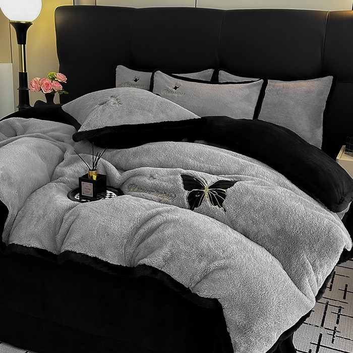 91家纺网 家纺一手货源 找家纺 2025兔毛包边贴布绣花牛奶绒四件套蝶恋 蝶恋-灰