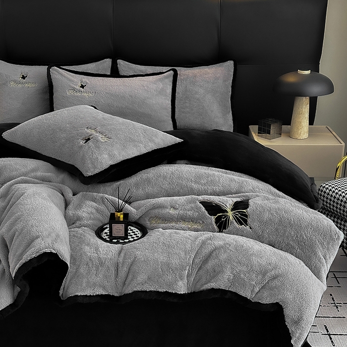 91家纺网 家纺一手货源 找家纺 2025兔毛包边贴布绣花牛奶绒四件套蝶恋 蝶恋-灰