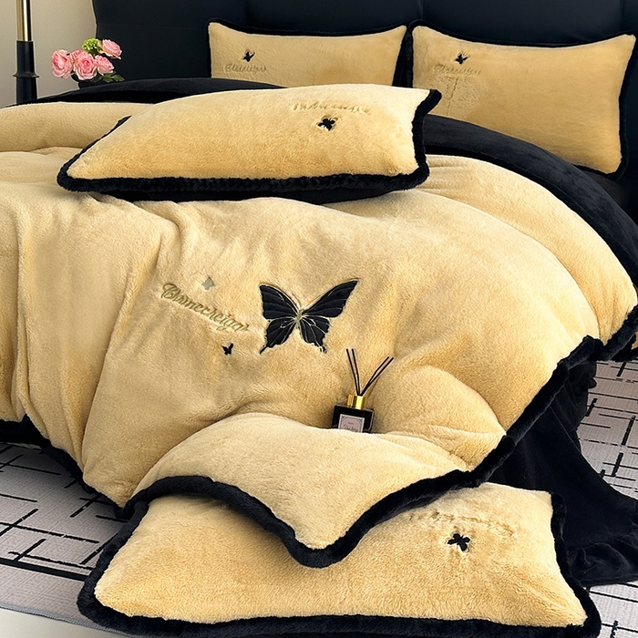 91家纺网 家纺一手货源 找家纺 2025兔毛包边贴布绣花牛奶绒四件套蝶恋 蝶恋-金