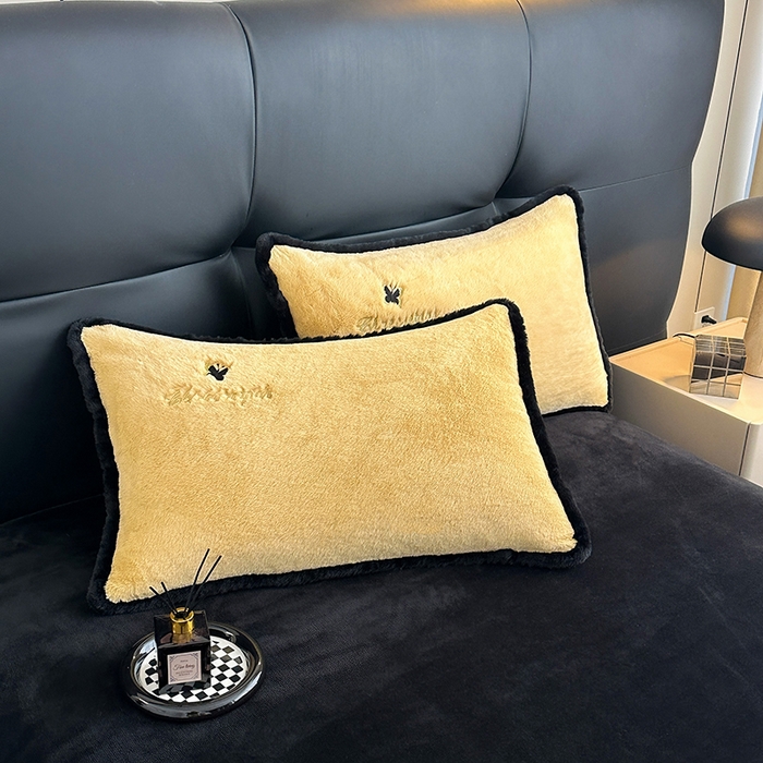 91家纺网 家纺一手货源 找家纺 2025兔毛包边贴布绣花牛奶绒四件套蝶恋 蝶恋-金