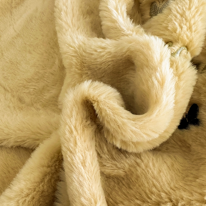 91家纺网 家纺一手货源 找家纺 2025兔毛包边贴布绣花牛奶绒四件套蝶恋 蝶恋-金